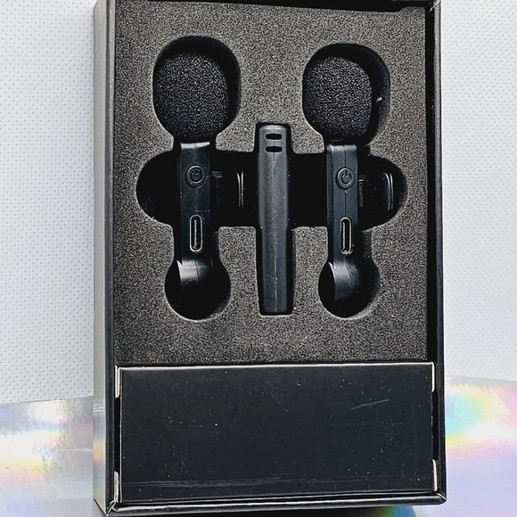 Wireless Lavalier Microphone Set for iPhone - Picture 10 of 11